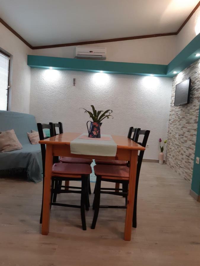 Apartments Lola 比奥格勒·纳·莫鲁 外观 照片
